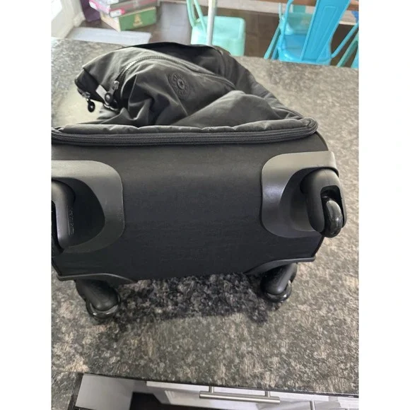 Kipling Darcey SmallRolling Luggage 22 WL4766 (Black)